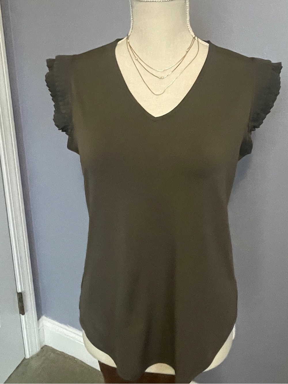 Adrianna Papel Women's Olive Green V-Neck Flutter Ruffle Sleeve Top size XS